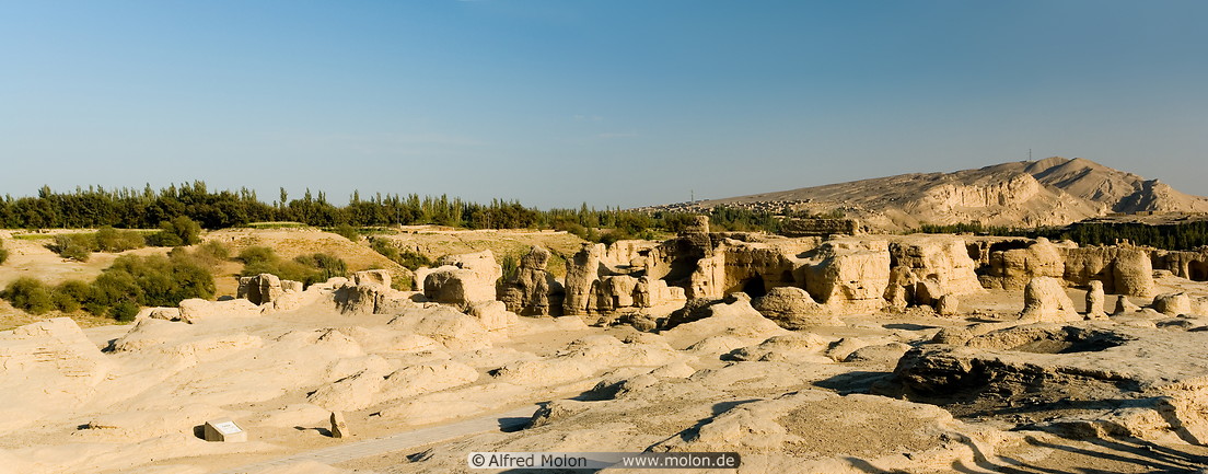 07 Panoramic view of ruins