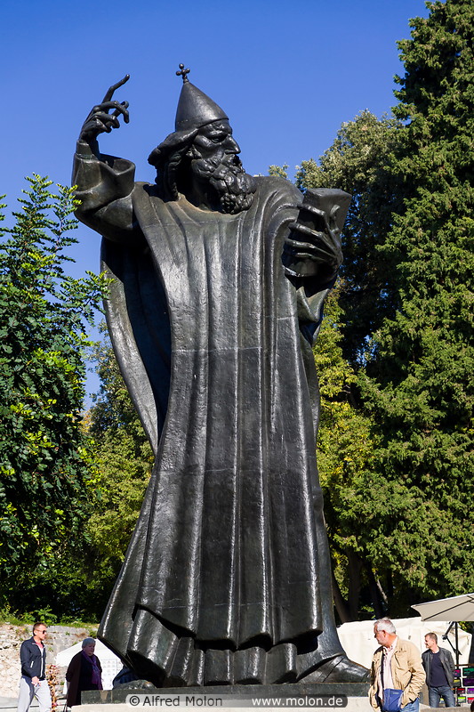 29 Statue of Gregory of Nin