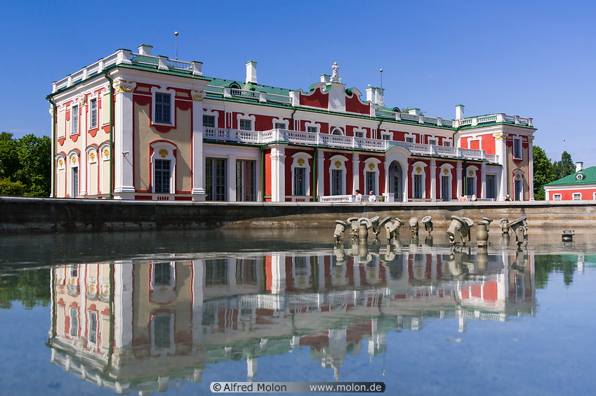14 Kadriorg palace