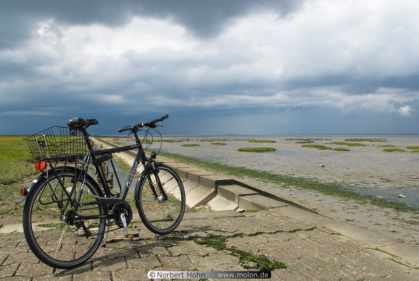 14 Bicycle at coast