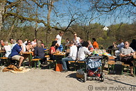 05 Grosshesselohe beergarden - people sitting at tables