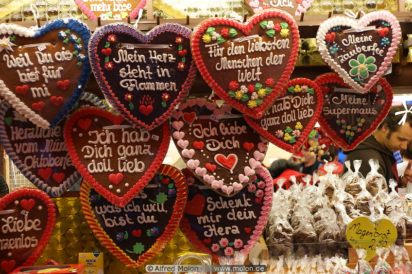 35 Gingerbread love hearts