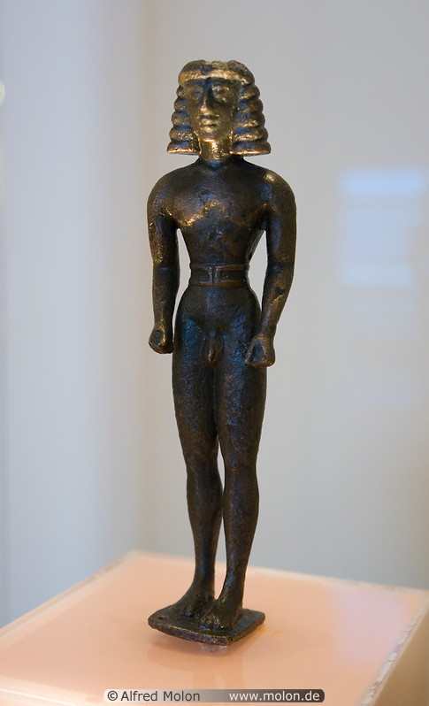 03 Bronze statue of kouros with broad belt