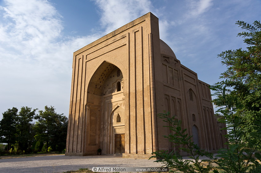 18 Haruniyeh mausoleum