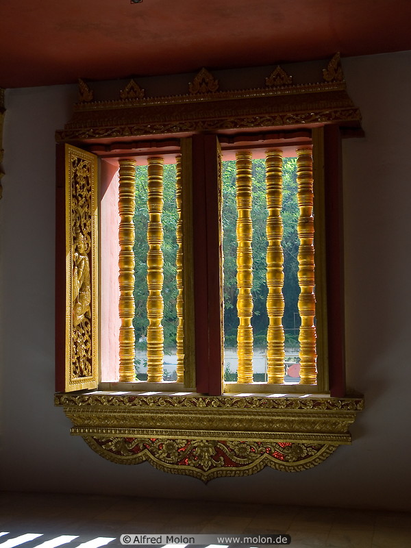 11 Ornamental window