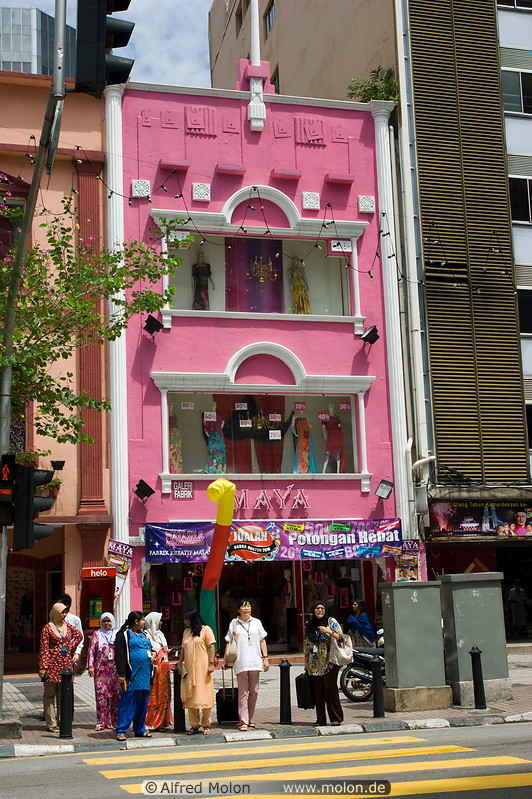 09 Clothes and fabric shops in Tuanku Abdul Rahman street