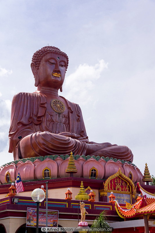 03 Seated Buddha statue