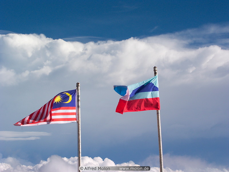 10 Malaysia and Sabah flags