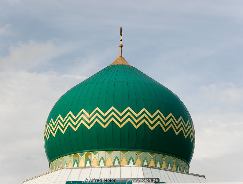 16 Green Al-Kauthar mosque dome