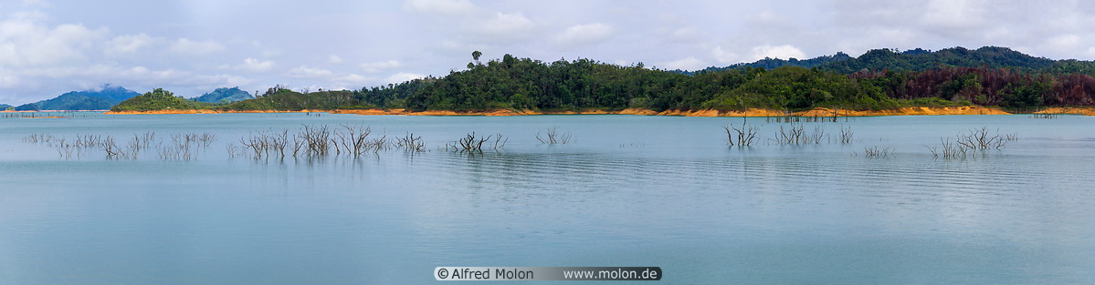 13 Batang Ai lake