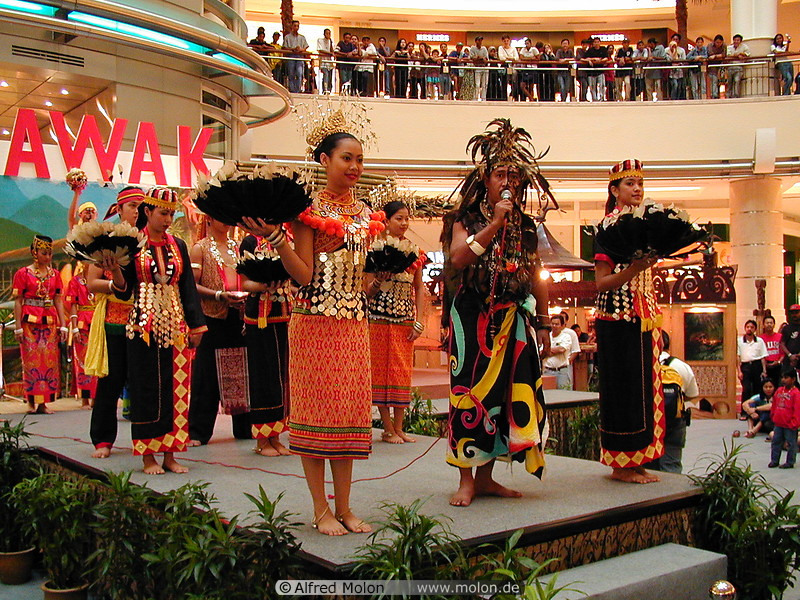 03 Sarawak show