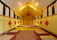 21 Yellow room with carpets