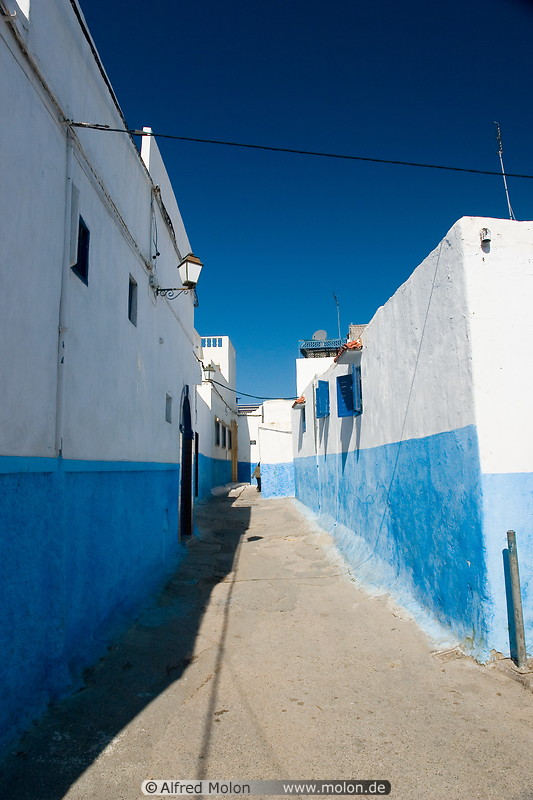 04 Alley with white and blue houses