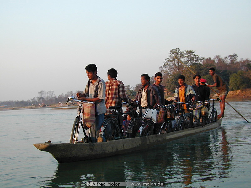 20 Villagers crossing the Rapti river in Chitwan NP