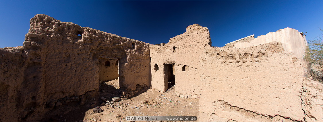 63 Al Mudayrib mud house ruins