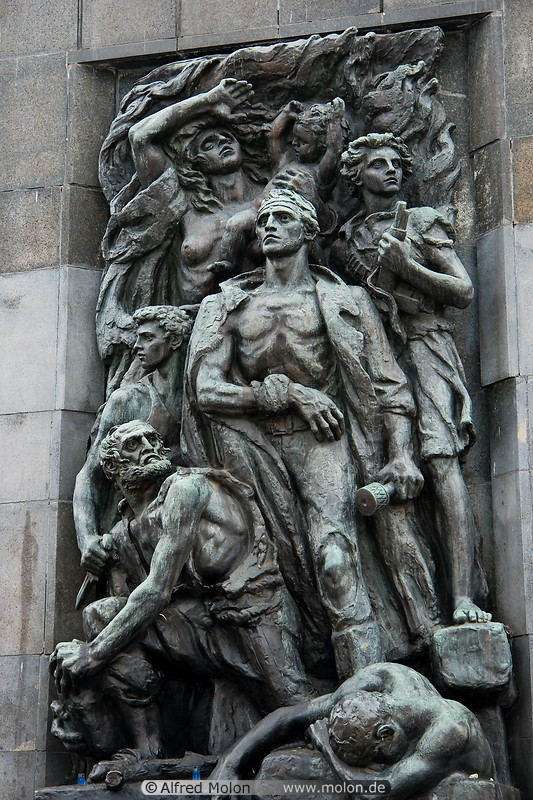 04 Warsaw ghetto uprising monument
