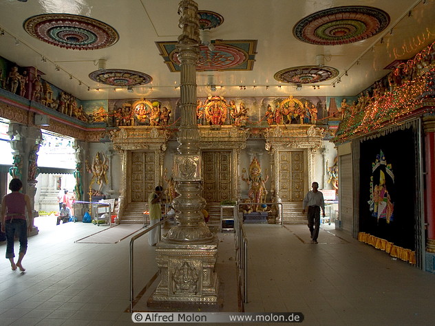 05 Temple interior