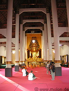 17 Buddhist temple interior