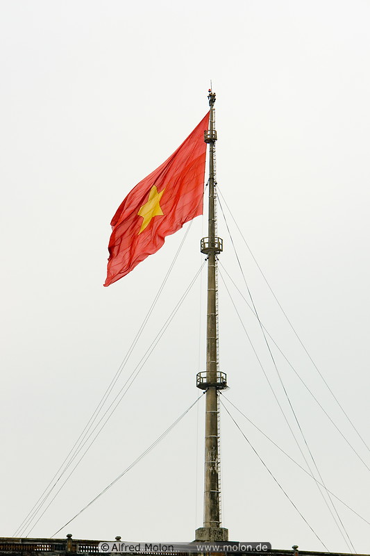 02 Vietnamese flag