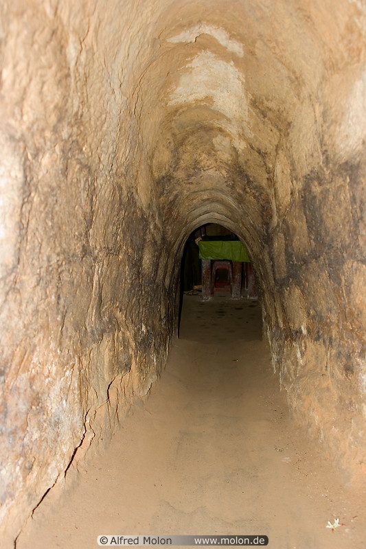 11 Tunnel