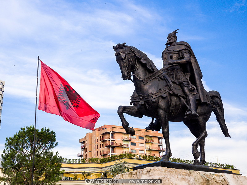 04 Statue of Skanderbeg