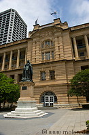 17 Statue of Queen Victoria in front of Old Executive building