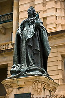 18 Statue of queen Victoria