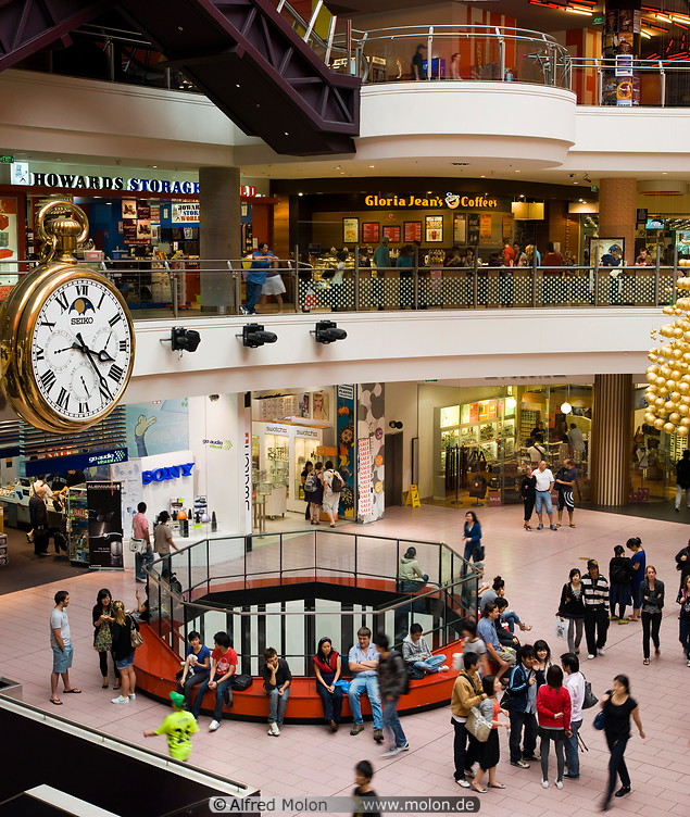 Photo of Central shopping mall. Central Melbourne, Melbourne, Australia