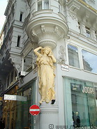 03 Statue as building decoration