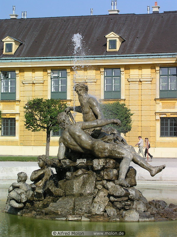 03 Fountain
