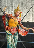 05 Thai dancer