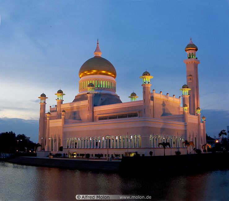 02 Mosque with golden domes and pond