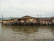 11 Kampong Ayer (water village)