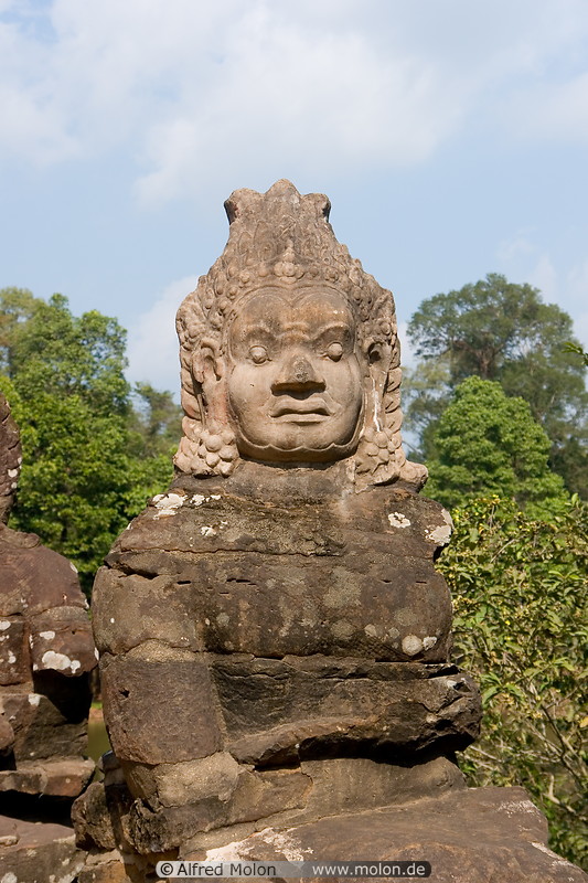 03 Statue of Khmer warrior