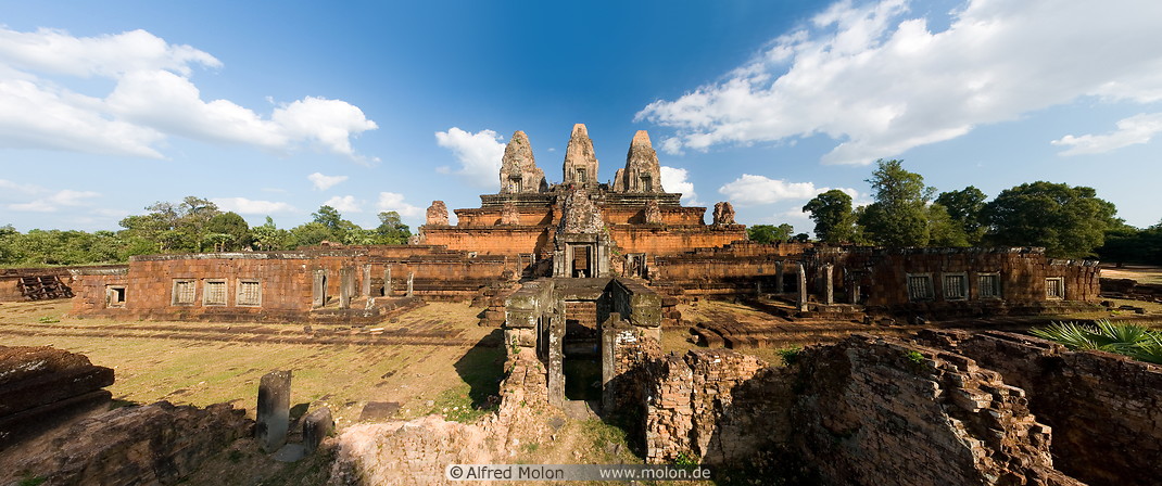 01 Panorama view of temple complex