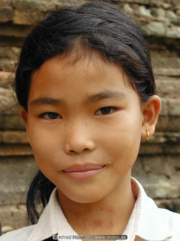 01 Cambodian girl. 