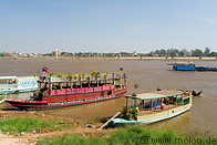 01 Tourist boats anchored in Tonle Sap river