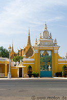 03 Gate and temples
