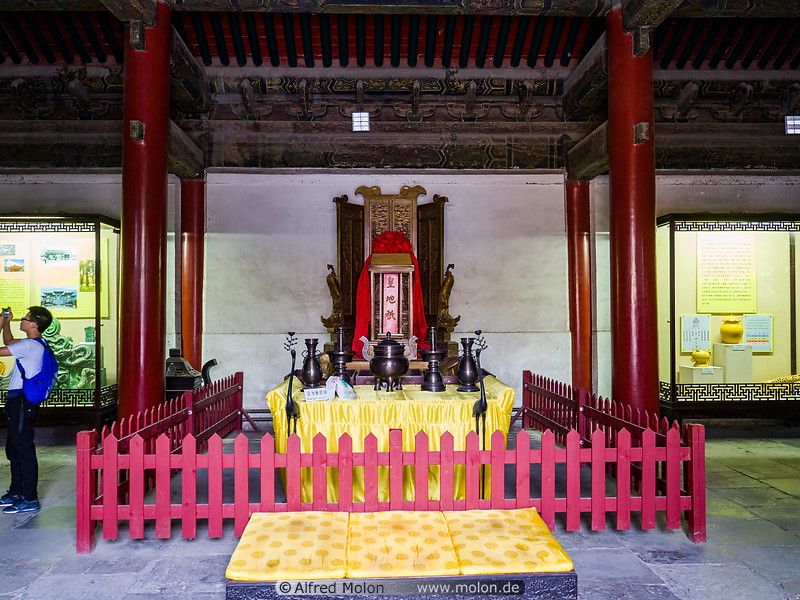 18 Huangzhishi in Earth Temple