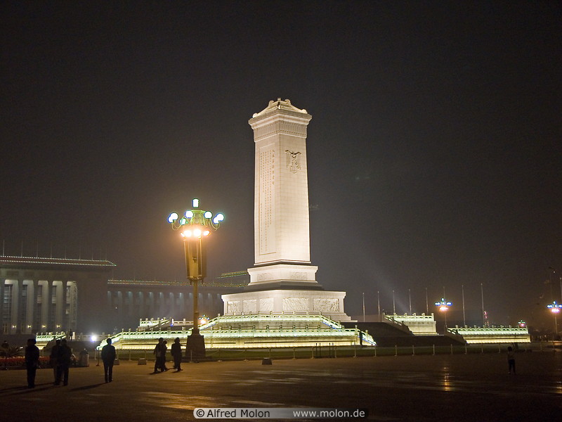 27 Monument to peoples heroes at night