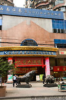 07 Stock exchange building with bull and bear statues