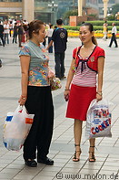 03 Chinese women shopping