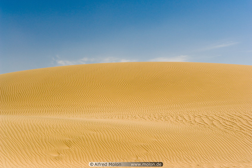 04 Ripple patterns in sand dune
