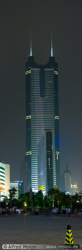 08 Diwang tower at night