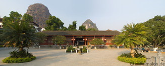 01 Main square with Sun Yat Sen monument