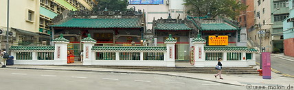 01 Man Mo temple front view