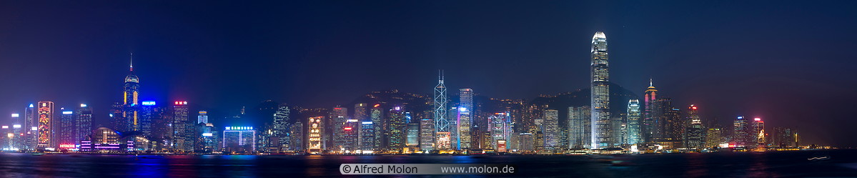 17 Hong Kong skyline at night