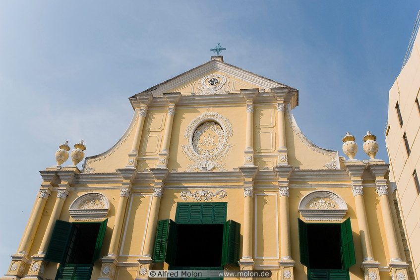 11 Facade of St Dominic church
