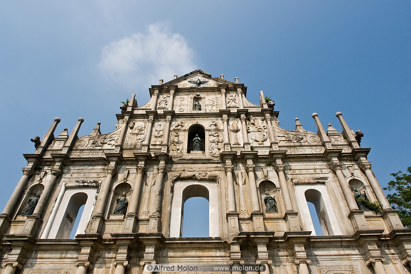 17 Ruins of St Paul cathedral