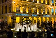 28 Fountain in Senado square at night